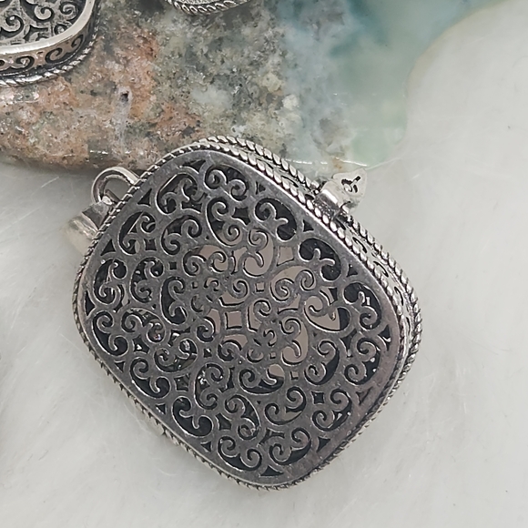 Rose Quartz Filigree Locket Jewelry | Silver Tone | Boho Vintage Style Crystal - Picture 3 of 6